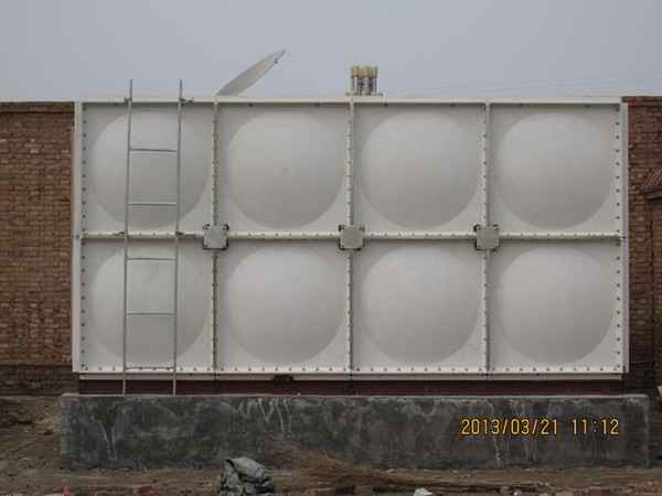 周口10吨玻璃钢水箱安装厂家直供,瑞征生产